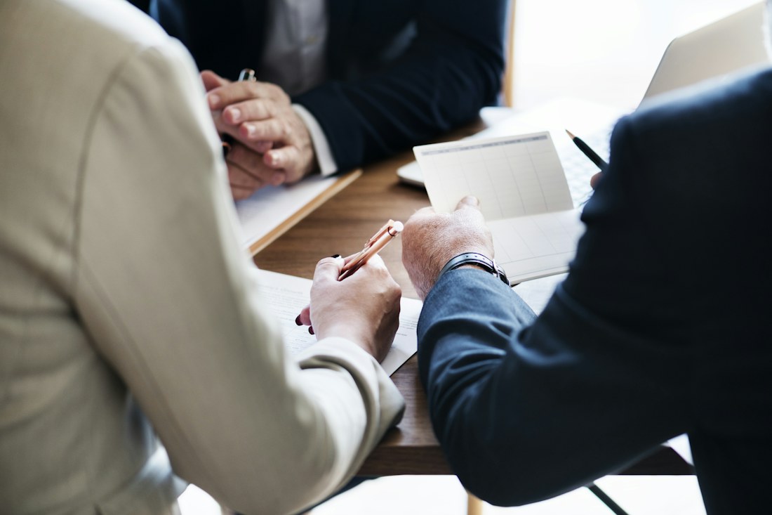 Sesión de planificación empresarial; fotografía ilustrativa